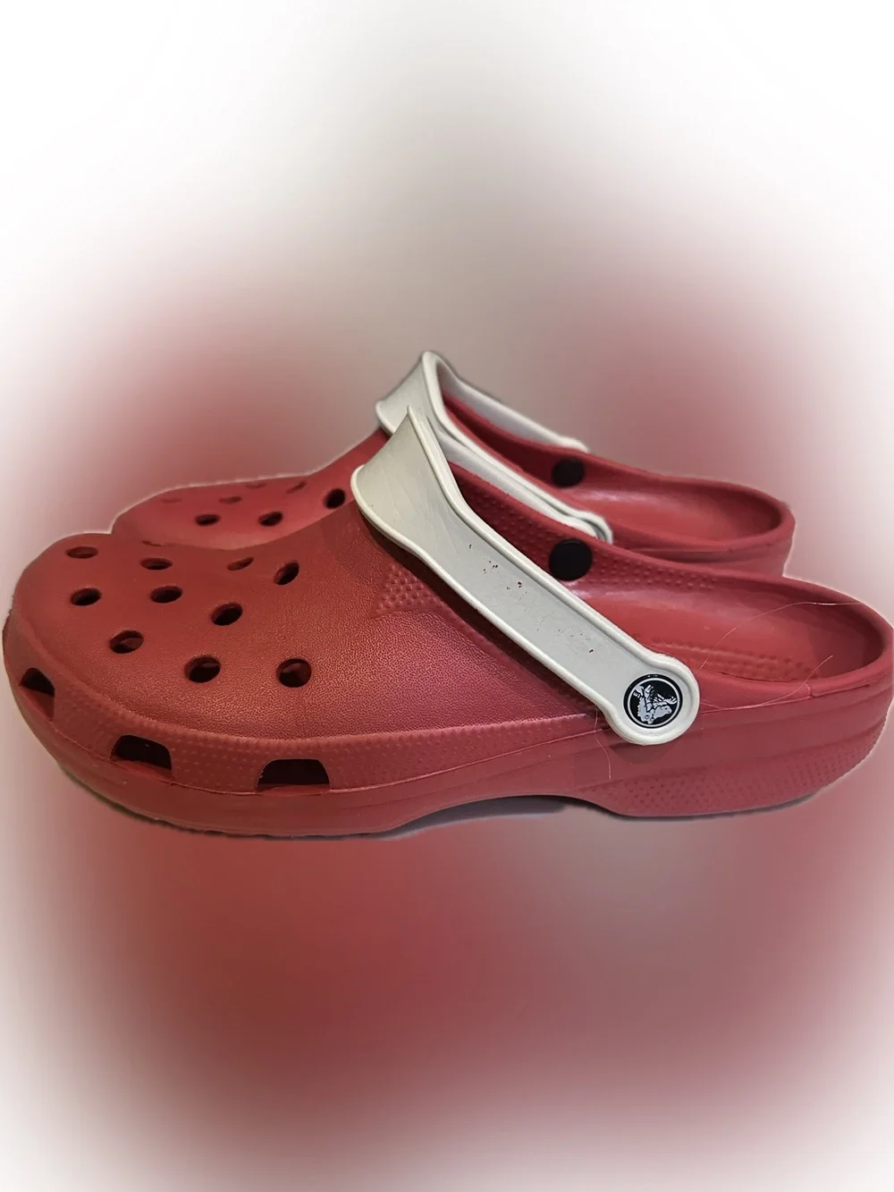 UNISEX RED WHITE CROCS XL M (10-11) W (12-14) SLIP ON SLIPPER POOL BEACH GARDEN